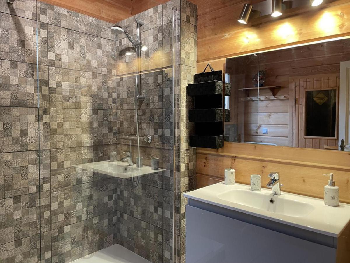 Chalet De Charme Avec Sauna Et Piscine Couverte, Proche De Vichy, Tout Confort, Animaux Acceptes - Fr-1-489-370 Vila Saint-Rémy-en-Rollat Exterior foto